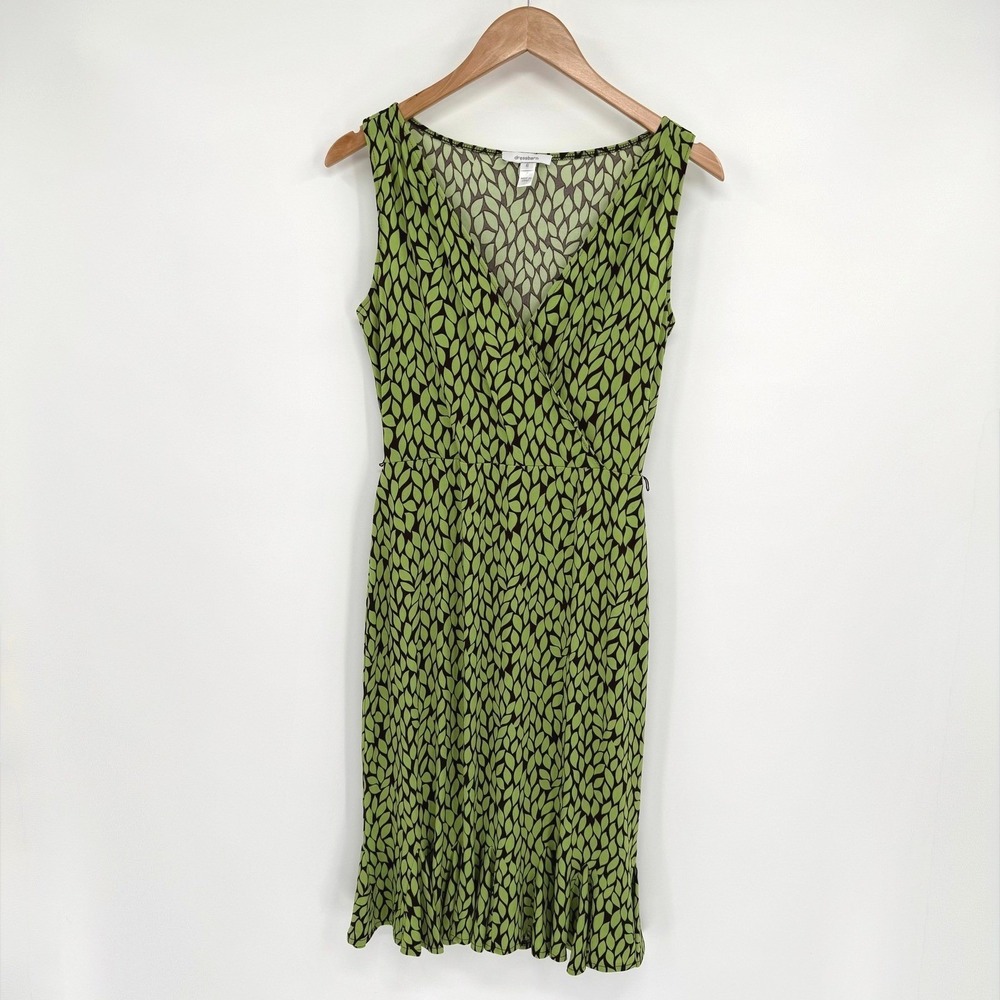 Dressbarn Y2K Green/Brown Leaf Printβ V-Neck Flare Dress Women's Size 6
